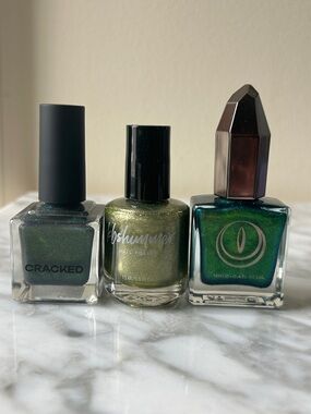 Mooncat, Cracked & kbshimmer green polishes